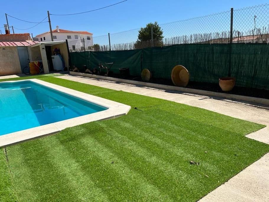 Villa Rural Con Amplia Piscina Campillo de Altobuey ภายนอก รูปภาพ